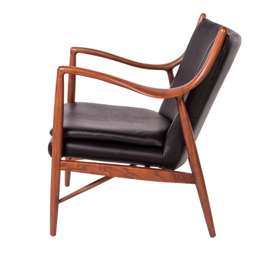 Finn Juhl lounge stoel 45 notenhouten frame leer zwart - zijaanzicht