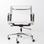 Chaise de bureau Eames EA117 en résille blanche