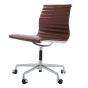 Chaise de bureau Eames EA105 sur roulettes en cuir antique