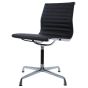 Chaise de conférence Eames EA105 sur patins cuir noir
