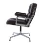 Chaise de conférence Eames ES108 en cuir marron - vue de côté